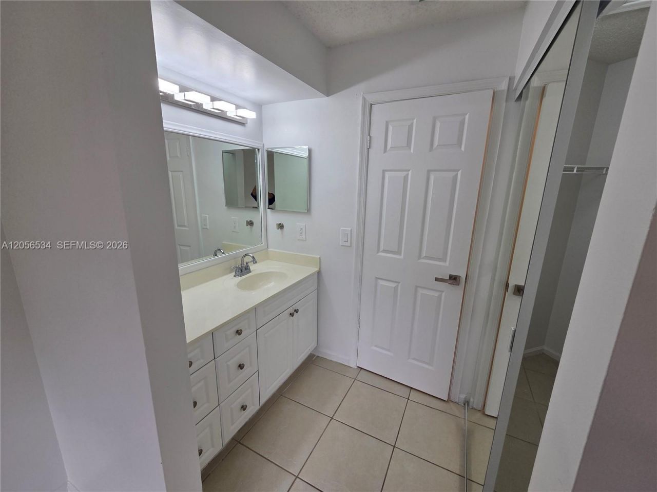 16 Via De Casas Sur, Unit 201, Boynton Beach, FL 33426 Photo