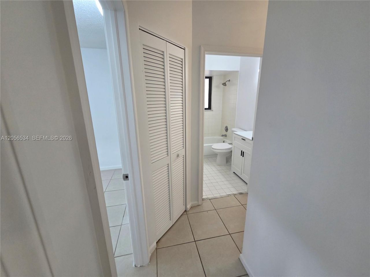 16 Via De Casas Sur, Unit 201, Boynton Beach, FL 33426 Photo