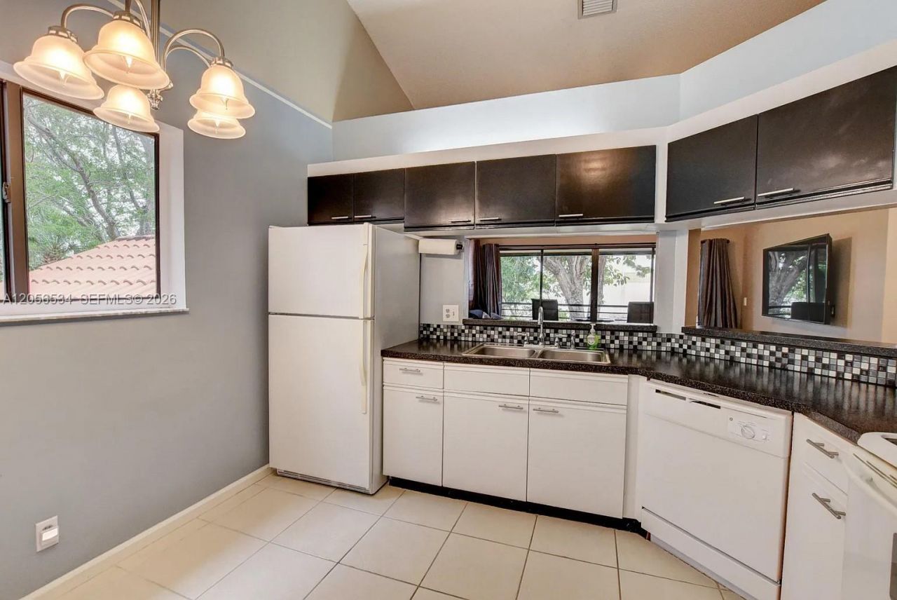 16 Via De Casas Sur , Unit 201, Boynton Beach, FL 33426 Photo