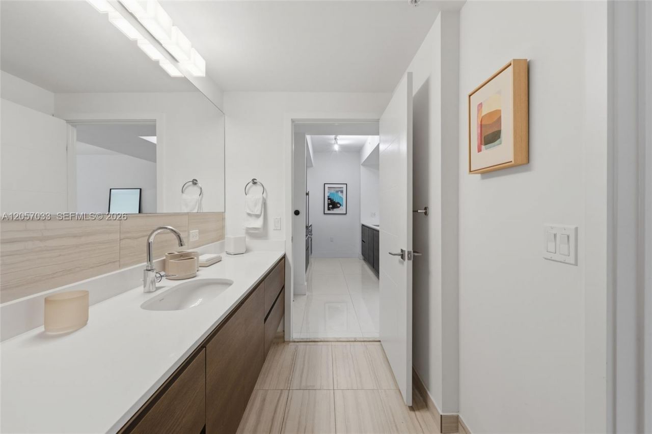 301 Altara Ave , Unit 520, Coral Gables, FL 33146 Photo