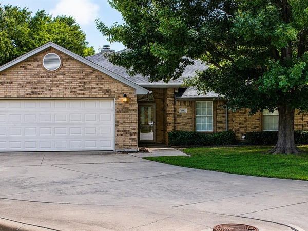 1792 Independence Road , Blue Mound, TX 76131