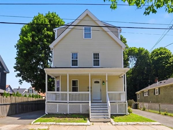 26 Calumet St, Peabody, MA 01960