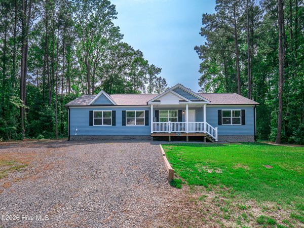 137 Bayside Drive , Sneads Ferry, NC 28460