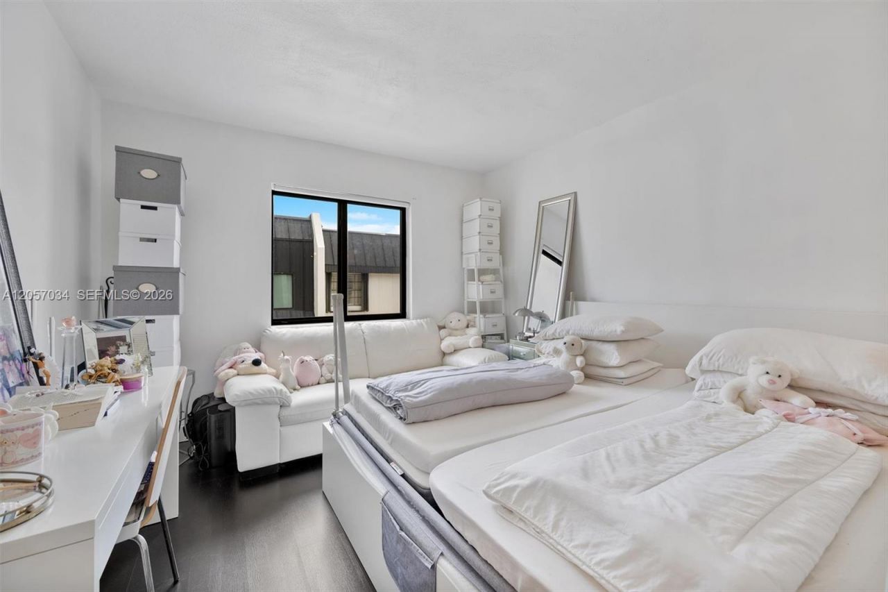 5555 Ludlam Rd , Unit 41, South Miami, FL 33155 Photo