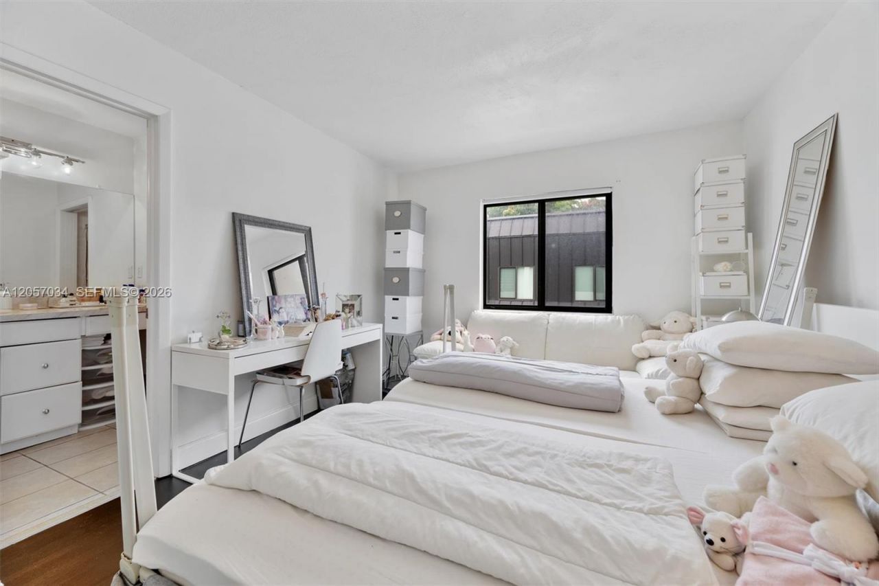 5555 Ludlam Rd , Unit 41, South Miami, FL 33155 Photo