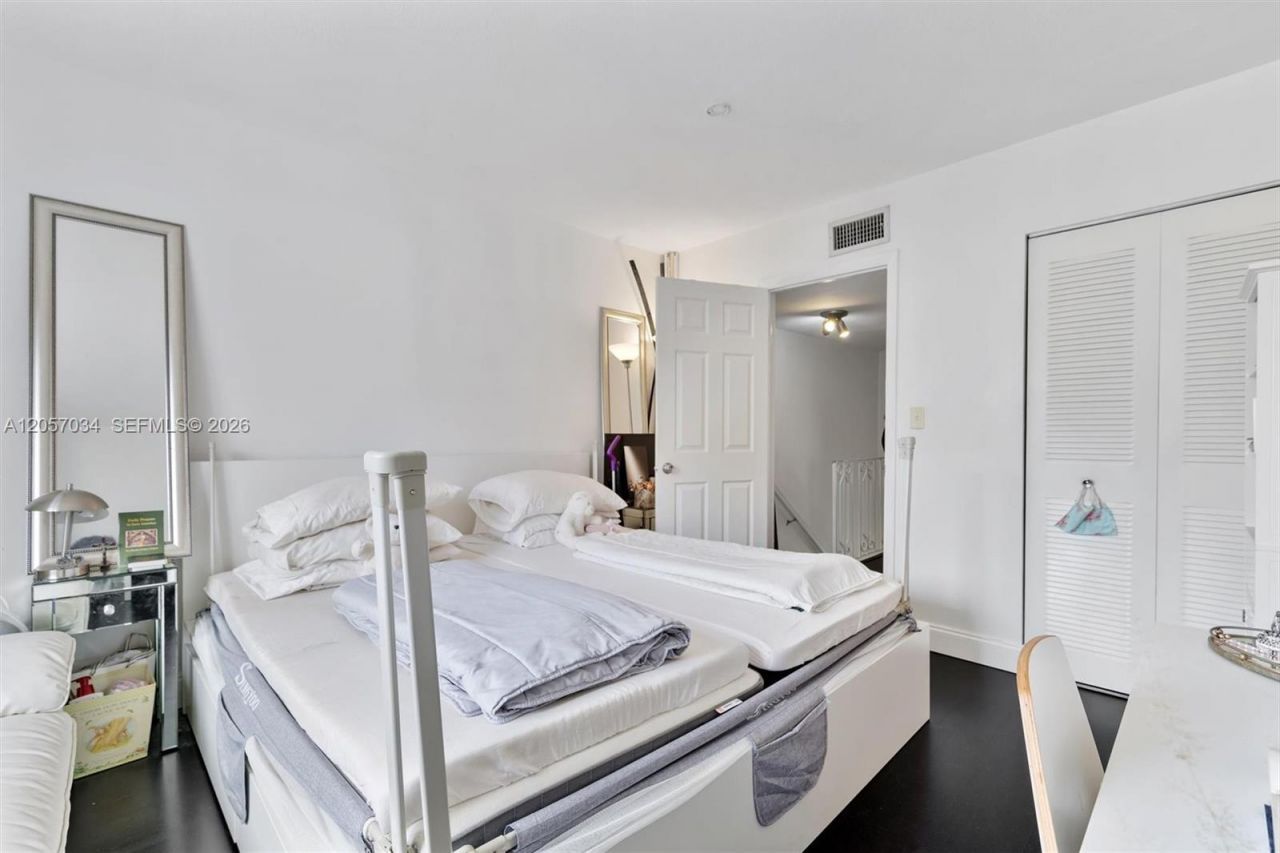 5555 Ludlam Rd , Unit 41, South Miami, FL 33155 Photo