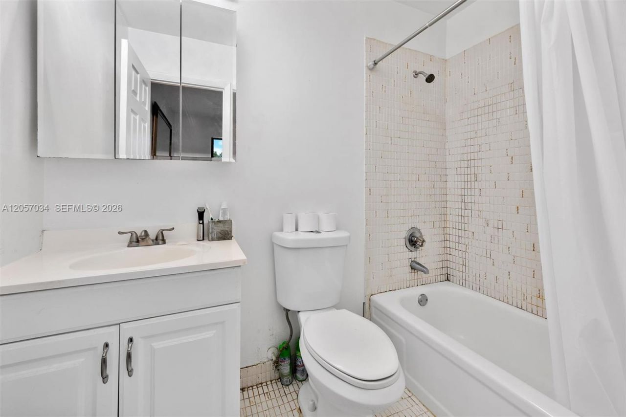 5555 Ludlam Rd , Unit 41, South Miami, FL 33155 Photo