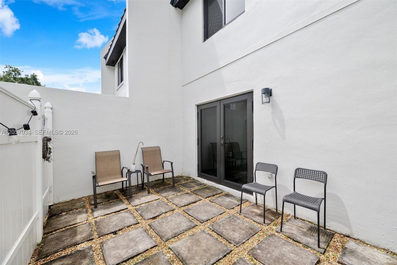 5555 Ludlam Rd , Unit 41, South Miami, FL 33155 Photo