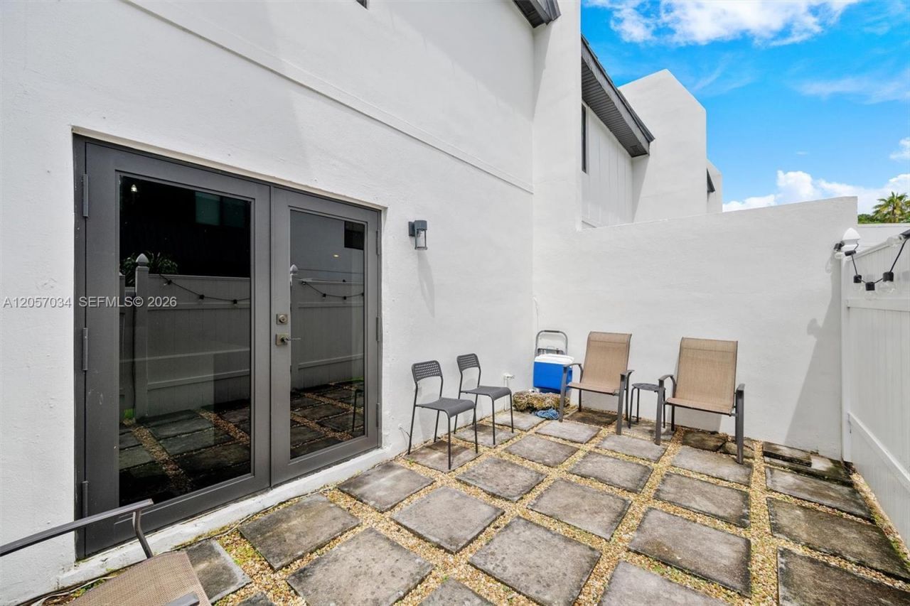 5555 Ludlam Rd , Unit 41, South Miami, FL 33155 Photo