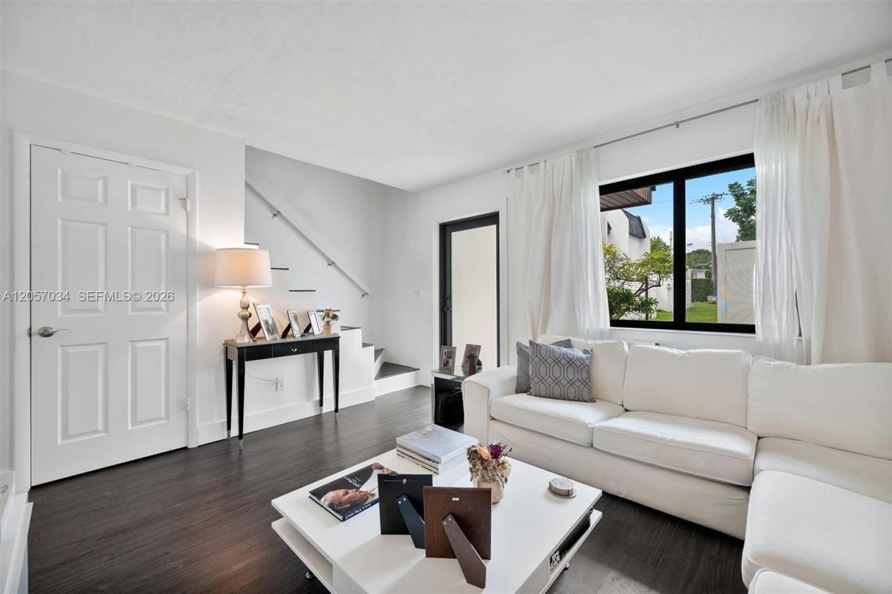 5555 Ludlam Rd , Unit 41, South Miami, FL 33155 Photo