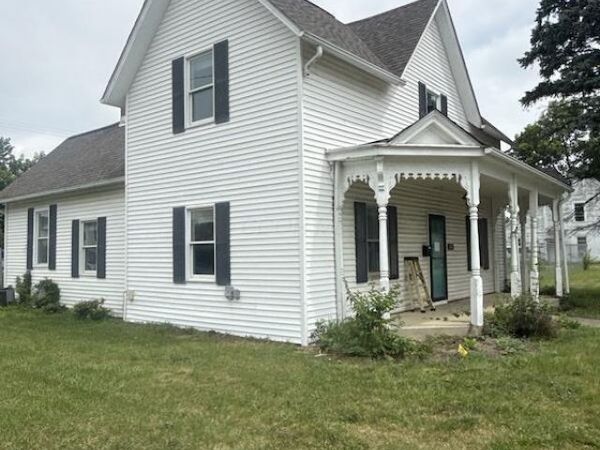 121 W Center Street, London, OH 43140