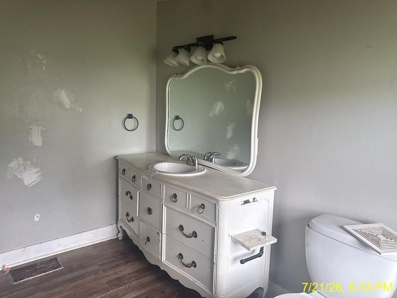 121 W Center Street, London, OH 43140 Photo 10