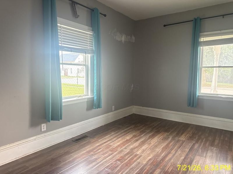 121 W Center Street, London, OH 43140 Photo 11
