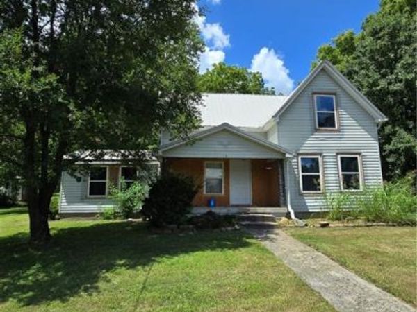210 N Main Street, Centerview, MO 64019