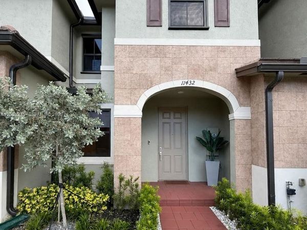 11432 W 32nd Ln , Hialeah, FL 33018