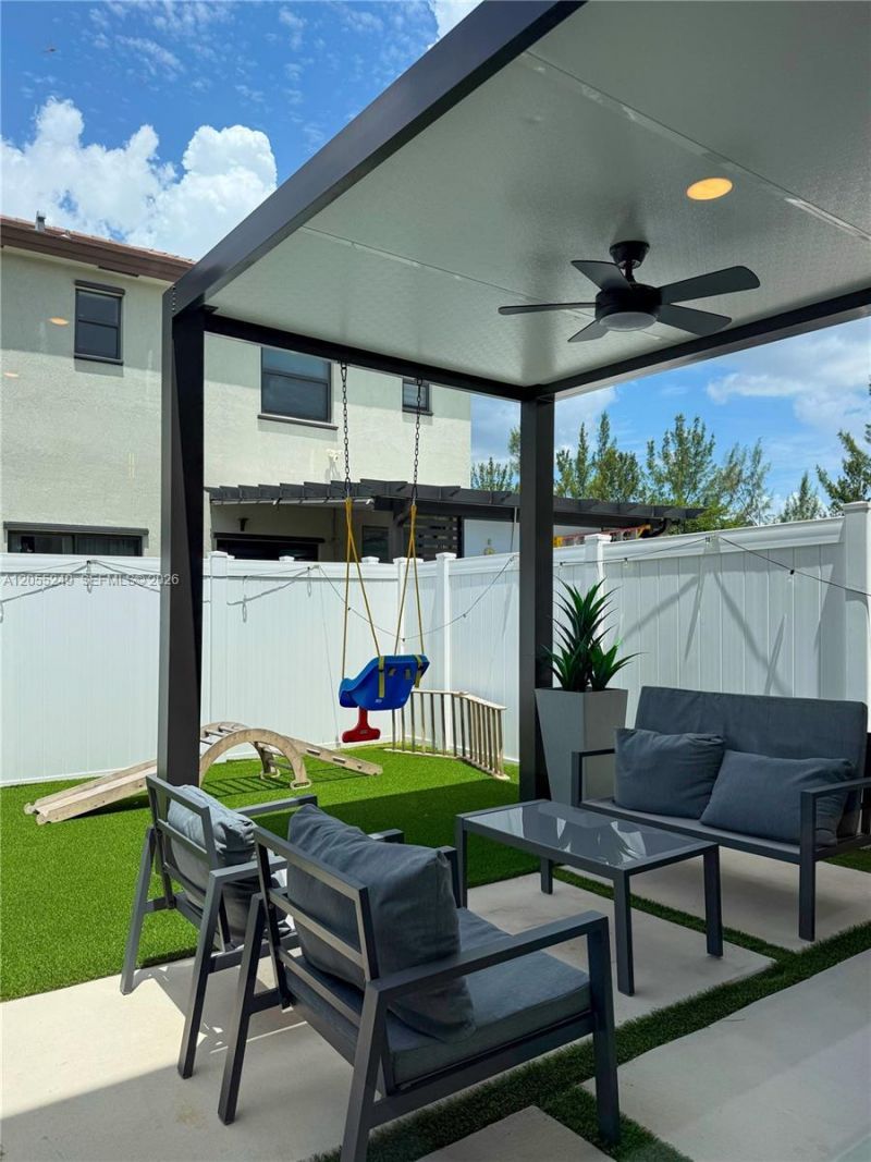 11432 W 32nd Ln , Hialeah, FL 33018 Photo