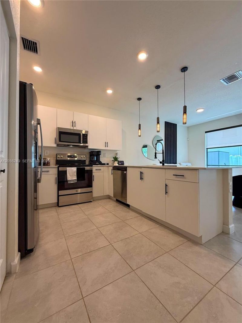11432 W 32nd Ln , Hialeah, FL 33018 Photo