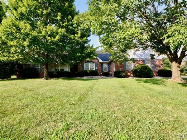 4114 Banbury Place , Swansea, IL 62226