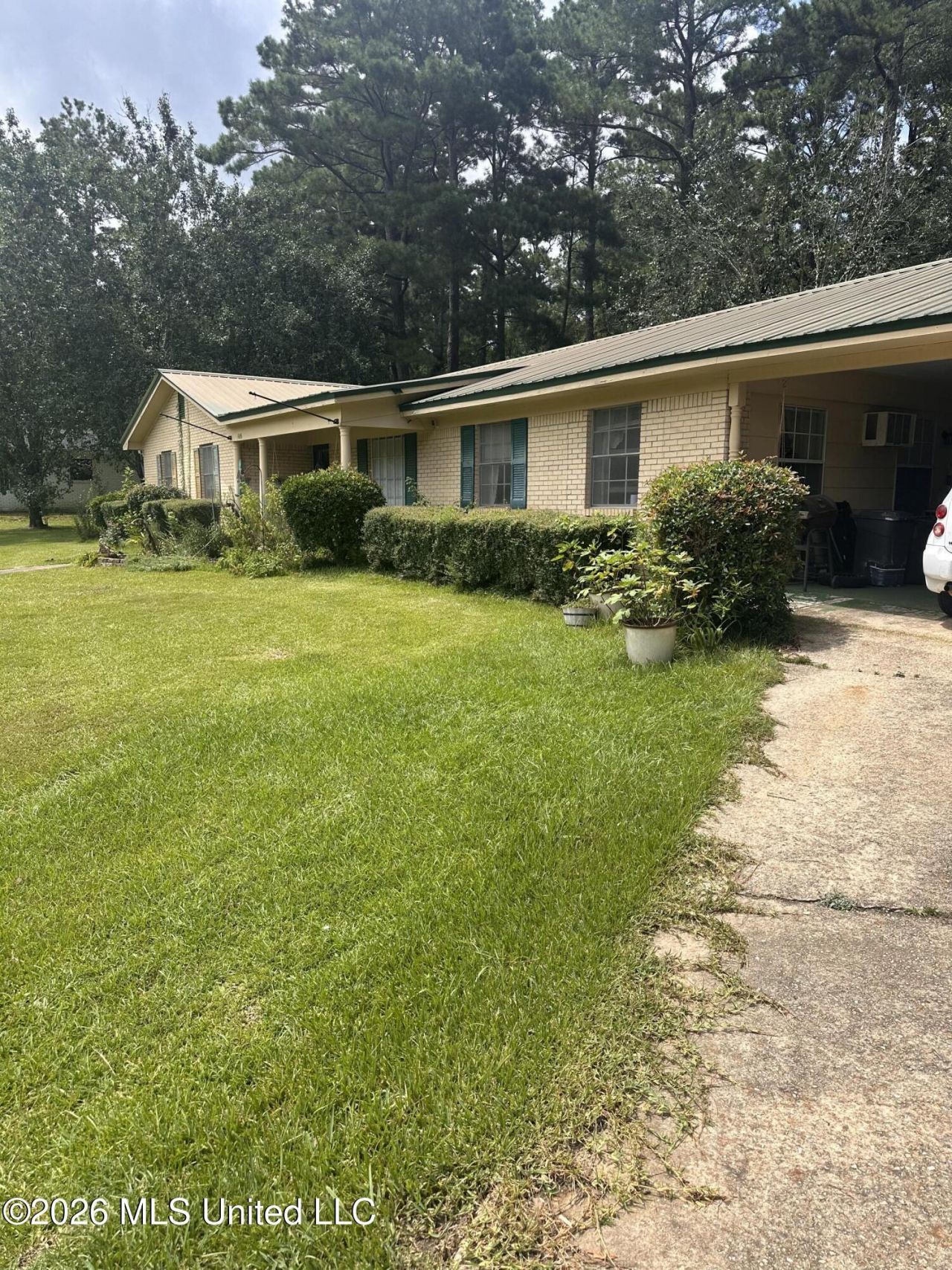 605 Pinewood Drive, Magee, MS 39111 Main Photo