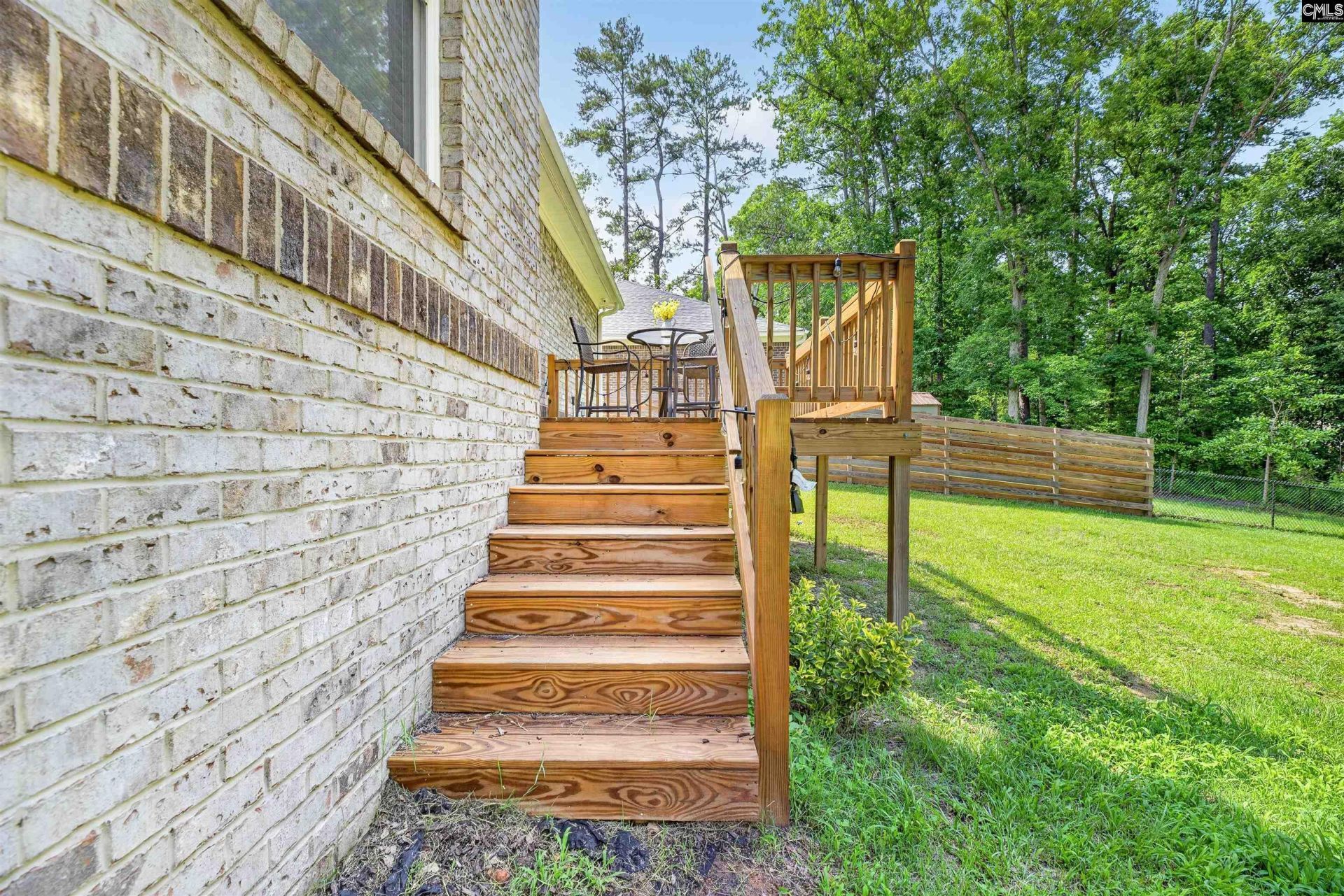 2034 NE Longwood Drive  Photo 17
