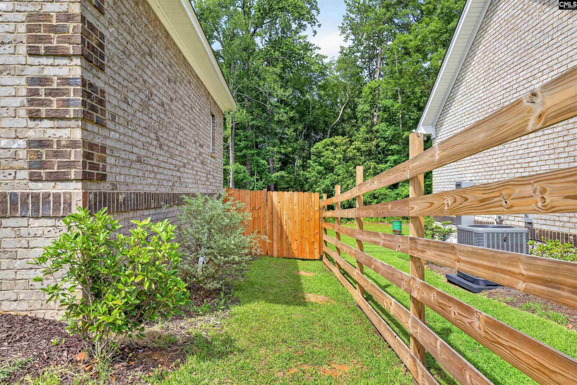 2034 NE Longwood Drive  Photo 19