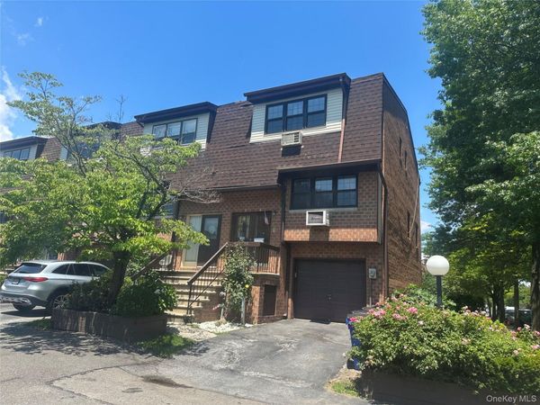 120-25 Ketch Court , Flushing, NY 11356