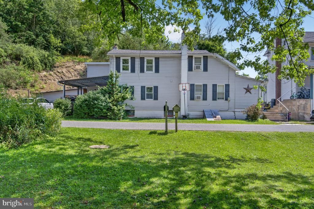 2299 SUNNY ROAD, NEW RINGGOLD, PA 17960