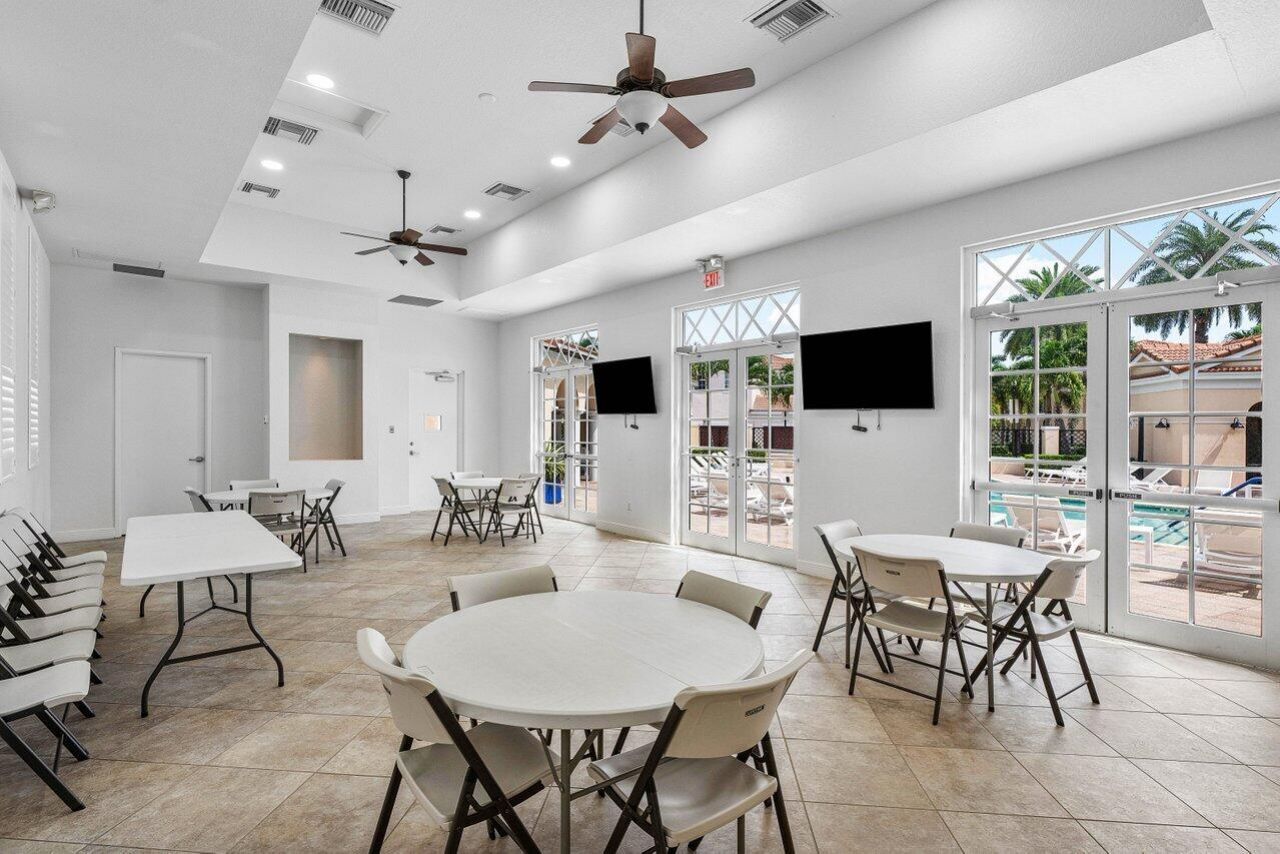 810 NW 83rd Lane, Boca Raton, FL 33487 Photo
