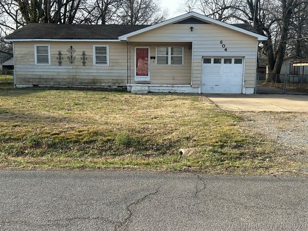 604 SE 7th Street , Wagoner, OK 74467