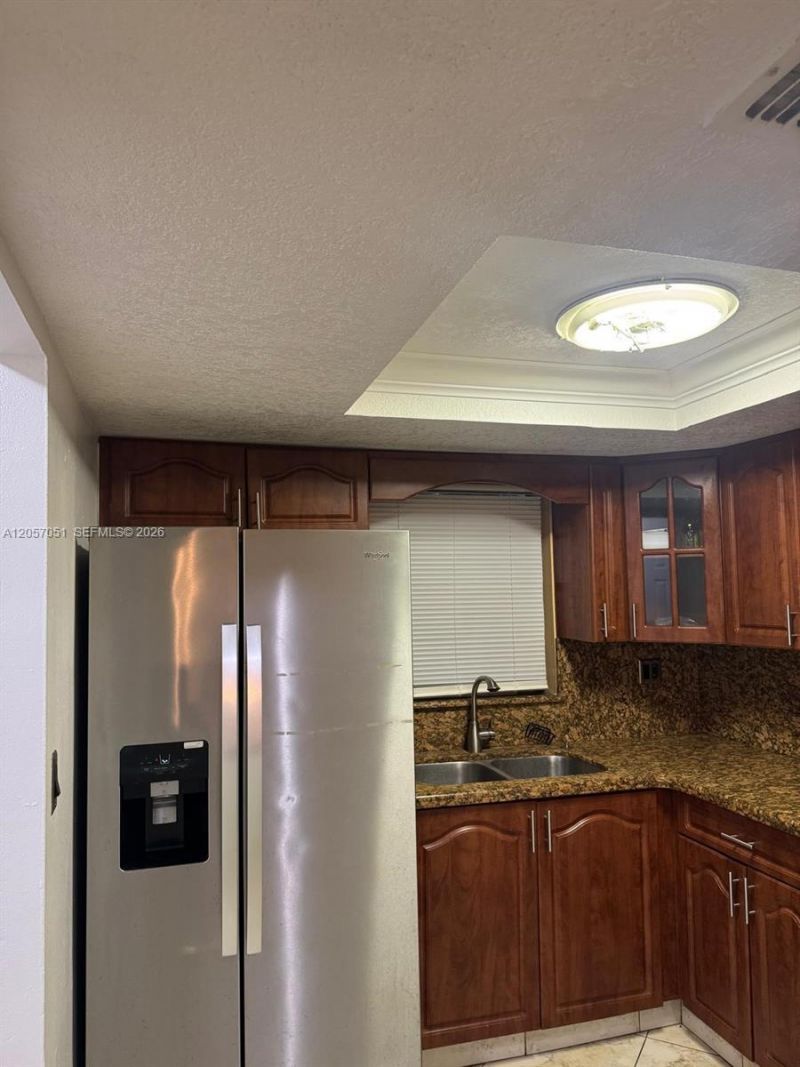 10851 SW 6th St , Unit 5, Sweetwater, FL 33174 Photo