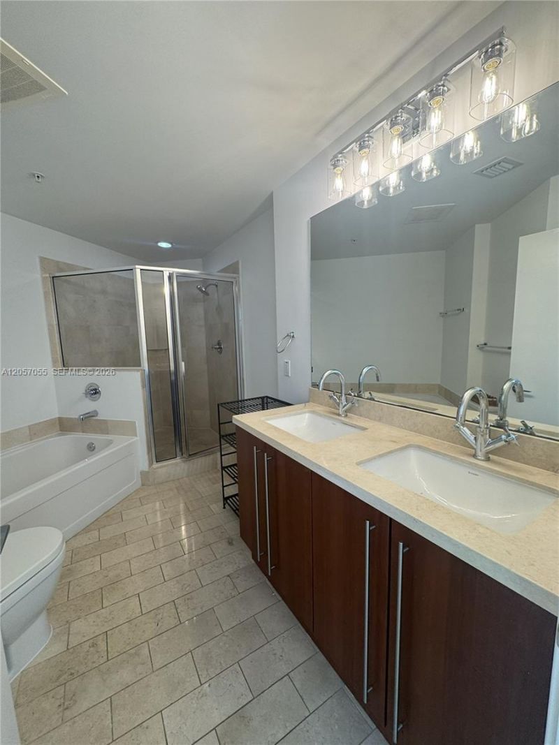 1111 SW 1st Ave, Unit 1914, Miami, FL 33130 Photo
