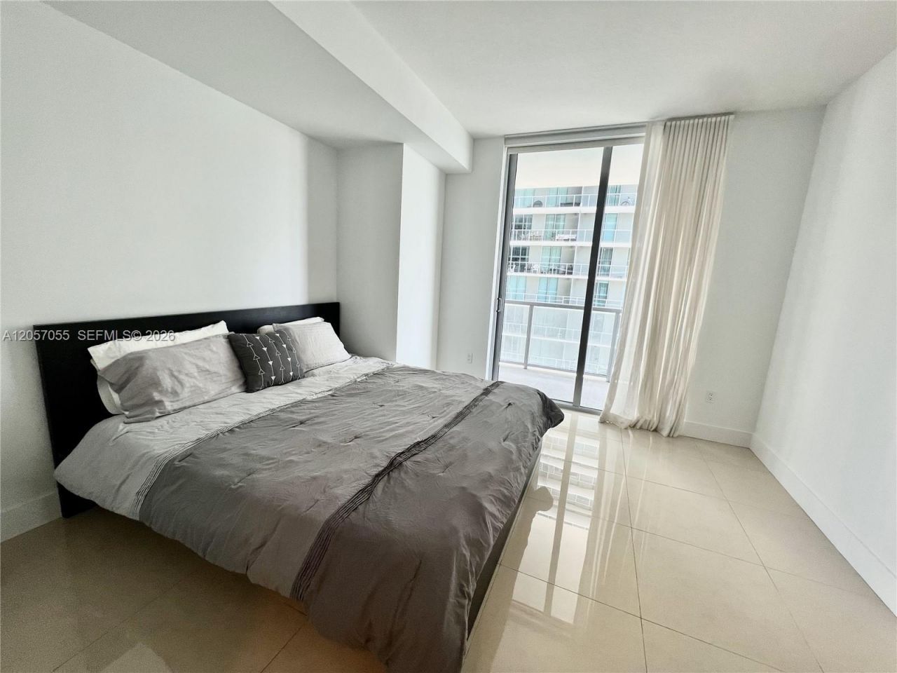 1111 SW 1st Ave , Unit 1914, Miami, FL 33130 Photo