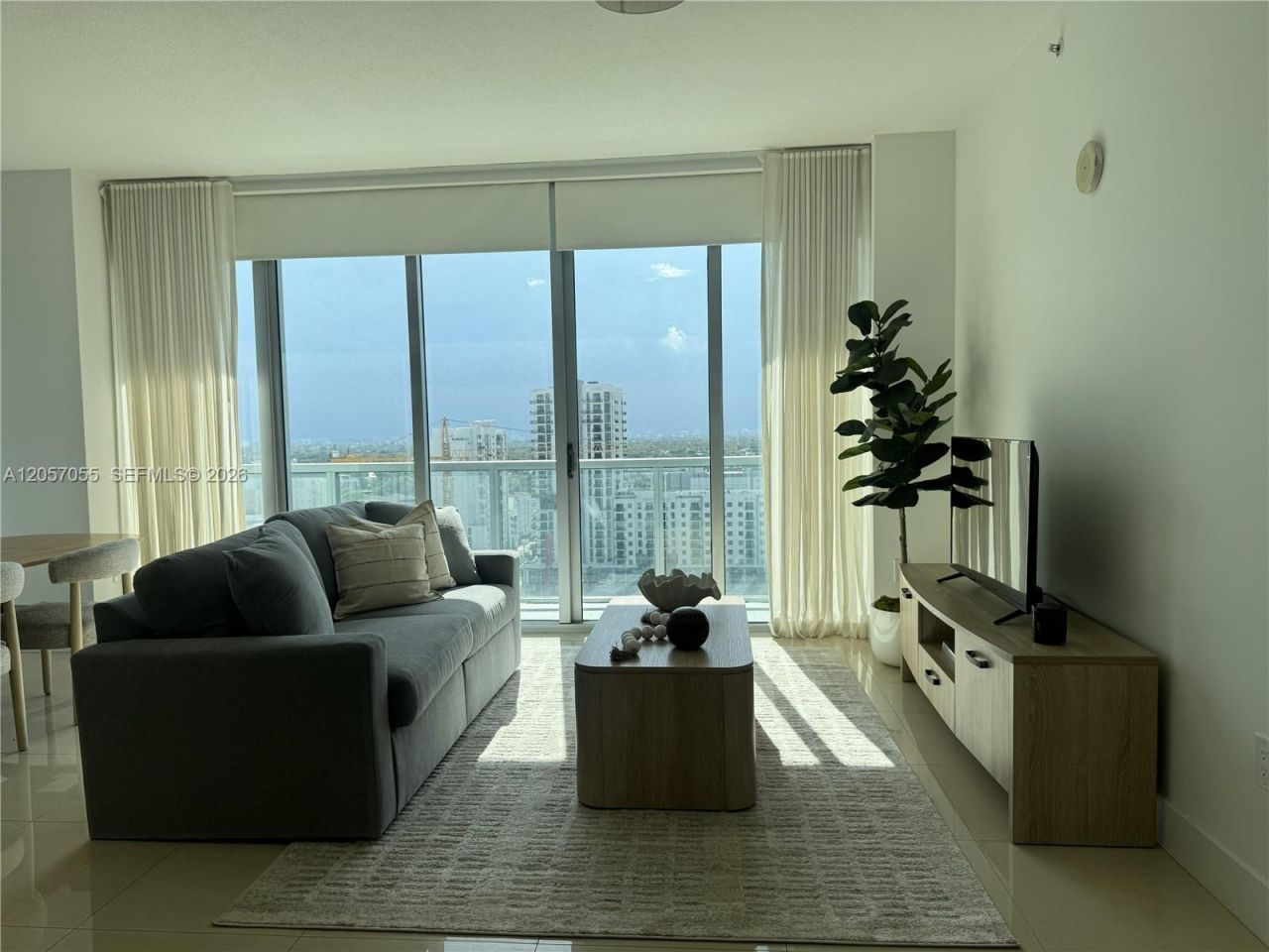 1111 SW 1st Ave, Unit 1914, Miami, FL 33130 Photo