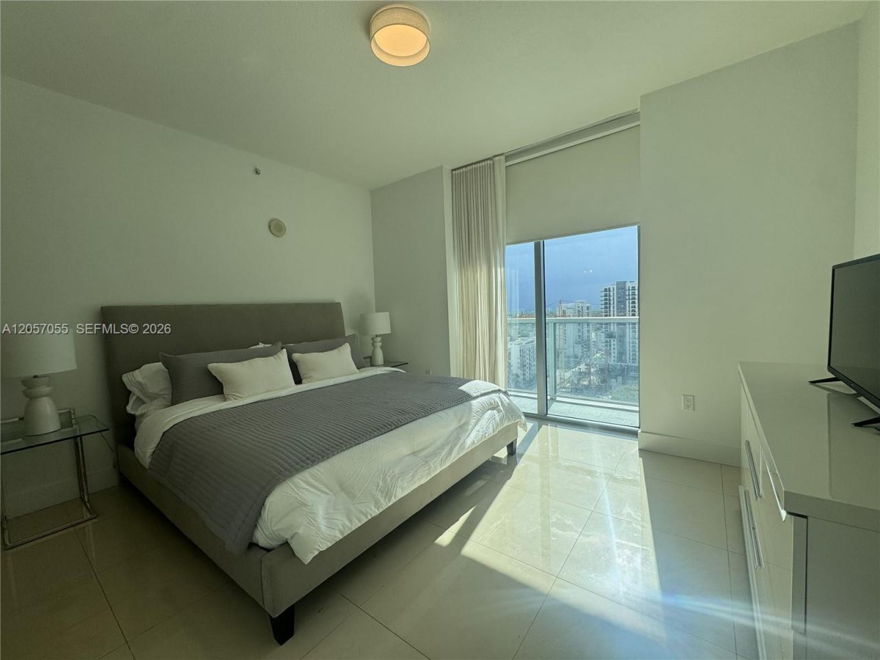 1111 SW 1st Ave, Unit 1914, Miami, FL 33130 Photo