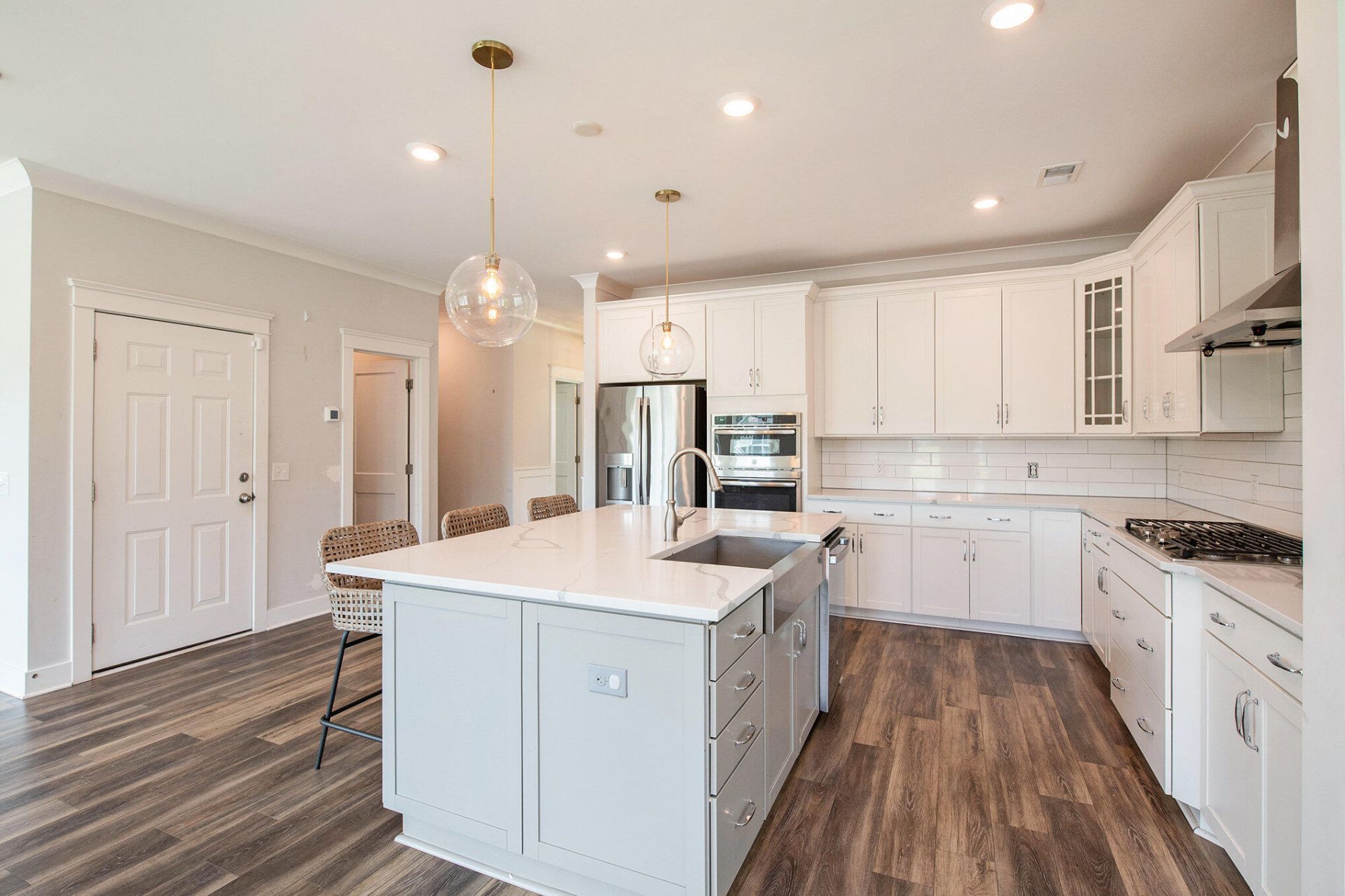 2932 Sarnoff Street Photo 10