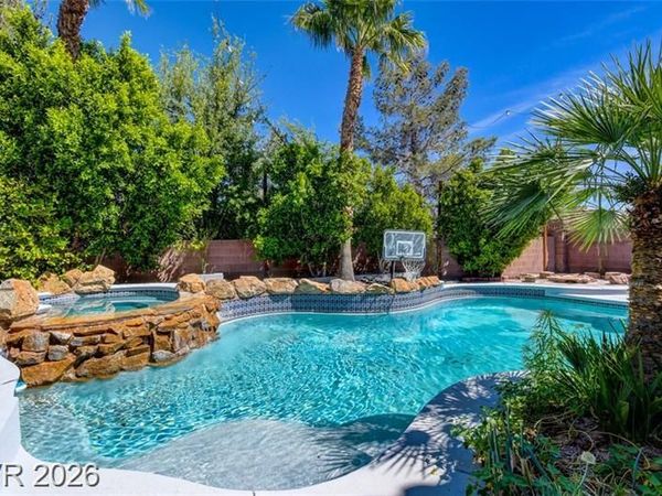 7686 Gossamer Wind Street, Las Vegas, NV 89139