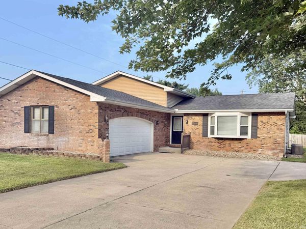 51844 Cloumbine Drive, Granger, IN 46530