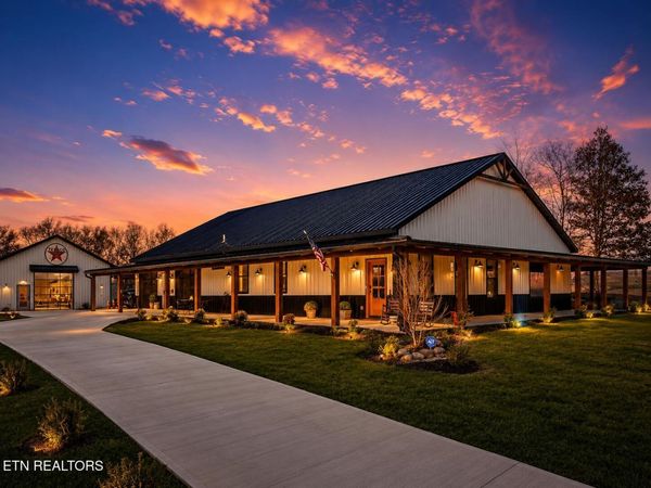 559 Morie Rd, Dandridge, TN 37725