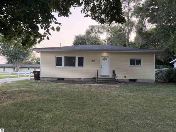 1916 Stockman Road, Mt Pleasant, MI 48858