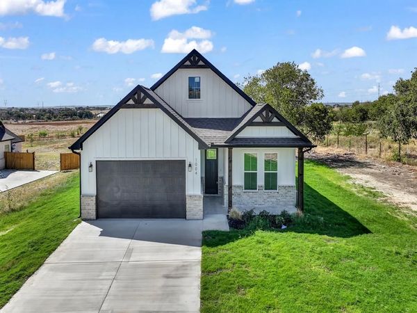 1004 Don Eve Court, Azle, TX 76020