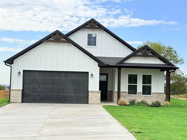 1004 Don Eve Court, Azle, TX 76020