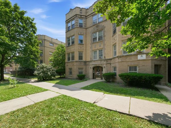 6316 N Artesian Avenue , Unit 102, Chicago, IL 60659
