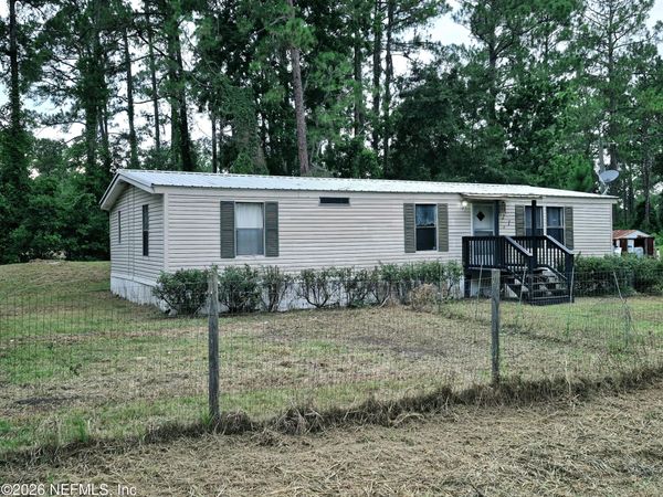 121 CRIS Drive, Crescent City, FL 32112