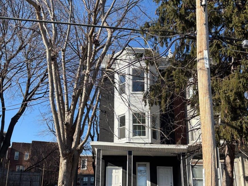 157 W Apsley , Philadelphia, PA 19144 Main Photo