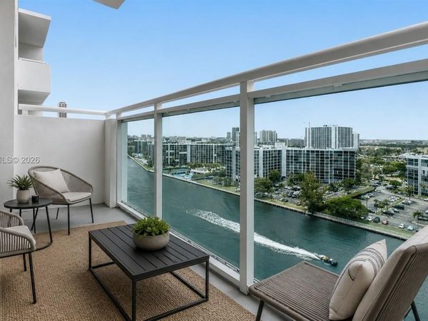 3000 S Ocean Dr, Unit 1516, Hollywood, FL 33019