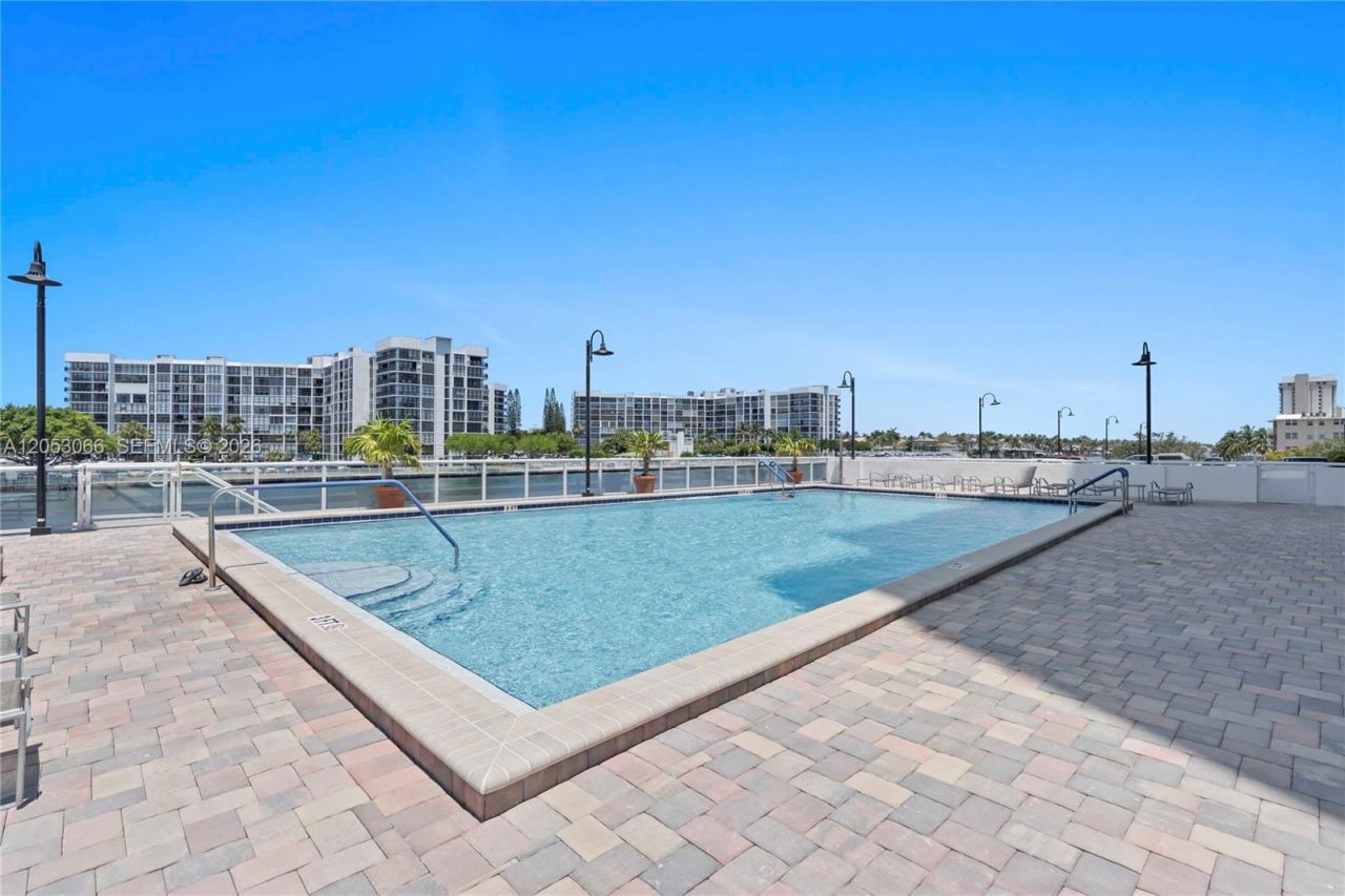 3000 S Ocean Dr, Unit 1516, Hollywood, FL 33019 Photo