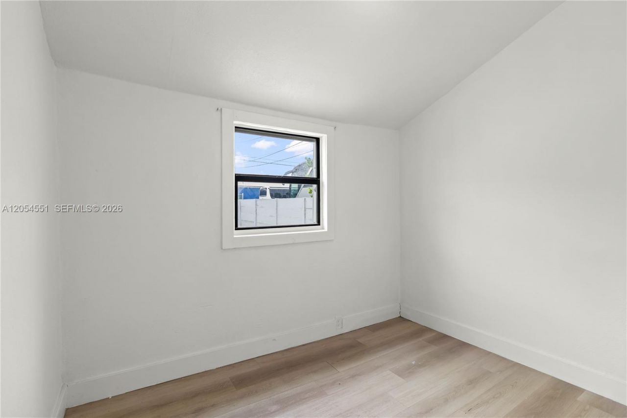 3527 NW 34th St , Miami, FL 33142 Photo