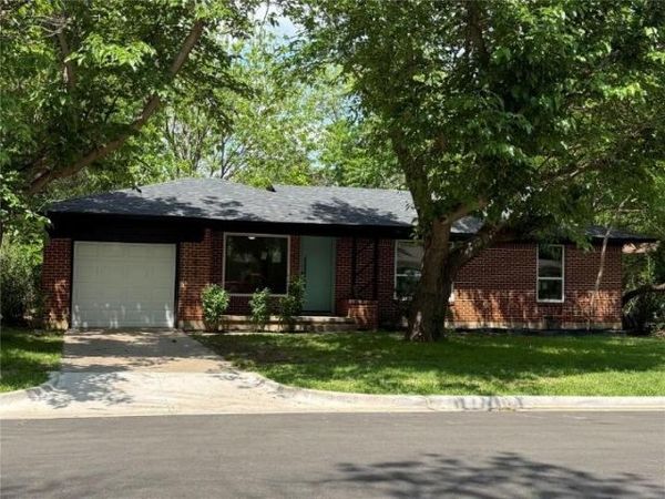 1812 Carlton Street , Denton, TX 76201