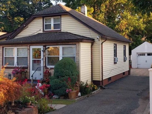 628 Hill Street , Uniondale, NY 11553