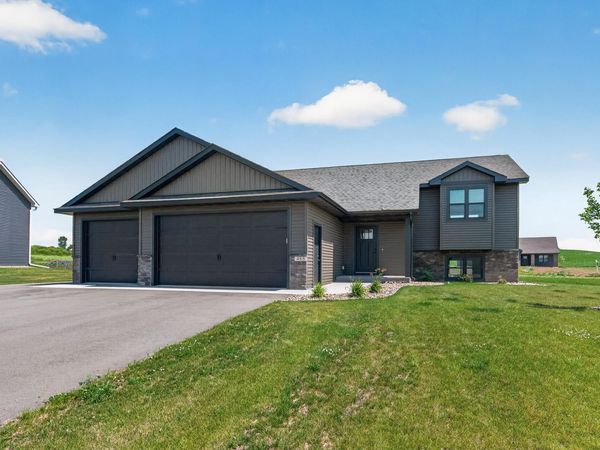 488 Gopher Court , New Richmond, WI 54017